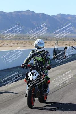 media/Dec-01-2025-Moto Forza (Mon) [[2daa91e15f]]/4-Around the Pits/